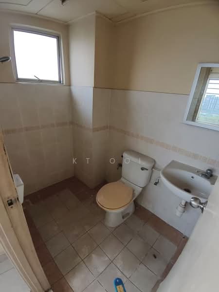 Pangsapuri untuk Dijual di Pangsapuri Merak - KT Ooi - Bathroom - PropertyGuru.com.my