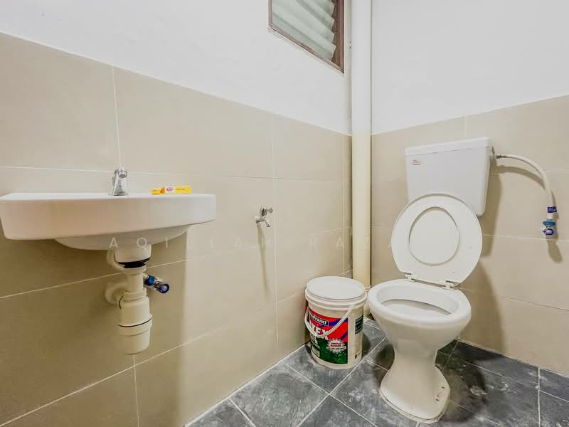 Flat for Sale at Pandan Mewah - Aqillah Razali - Bathroom - PropertyGuru.com.my