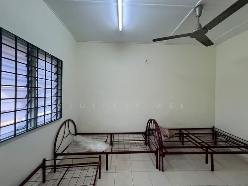 Rumah Teres untuk Disewa di Batu Berendam (Melaka) - Geoffery Wee - Bedroom - PropertyGuru.com.my