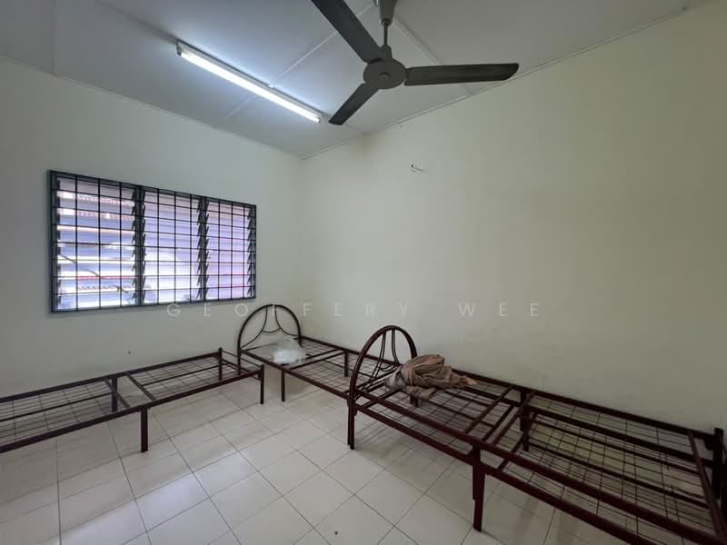 Rumah Teres untuk Disewa di Batu Berendam (Melaka) - Geoffery Wee - Bedroom - PropertyGuru.com.my