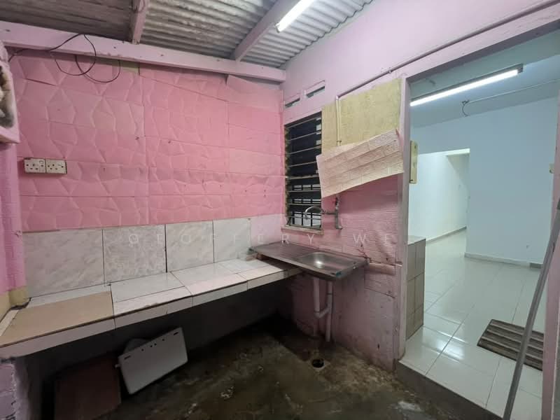 Rumah Teres untuk Disewa di Batu Berendam (Melaka) - Geoffery Wee - Kitchen - PropertyGuru.com.my