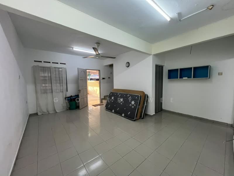 Rumah Teres untuk Disewa di Batu Berendam (Melaka) - Geoffery Wee - Living Room - PropertyGuru.com.my