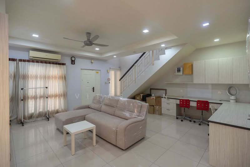 Rumah Berkembar untuk Dijual di Setia Impian (Setia Alam) - Vitas Tan - Living Room - PropertyGuru.com.my
