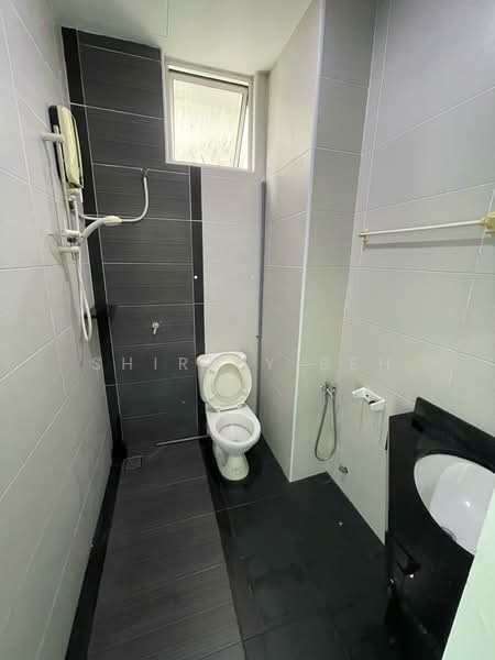 Kondominium untuk Disewa di The Oasis - Shirley Beh - Bathroom - PropertyGuru.com.my