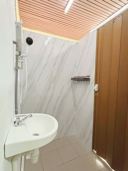 Rumah Teres 2 Tingkat untuk Disewa di SS2 (Petaling Jaya) - Jeron Teoh - Bathroom - PropertyGuru.com.my