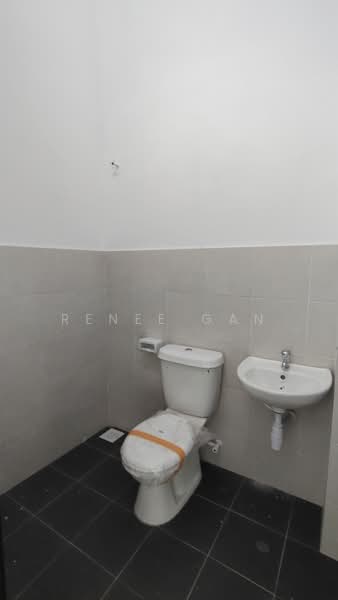 Rumah Teres 2 Tingkat untuk Dijual di Skudai (Johor) - Renee Gan - Bathroom - PropertyGuru.com.my