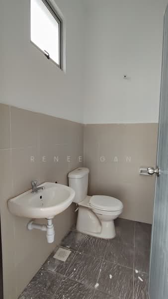 Rumah Teres 2 Tingkat untuk Dijual di Skudai (Johor) - Renee Gan - Bathroom - PropertyGuru.com.my
