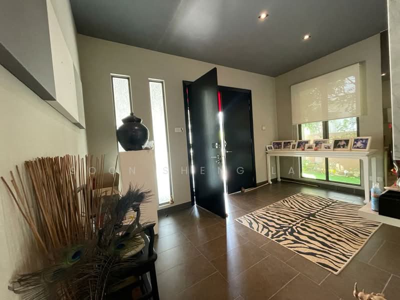 Rumah Berkembar untuk Dijual di Jade Hills (Kajang) - Soon Sheng Law - Entrance - PropertyGuru.com.my