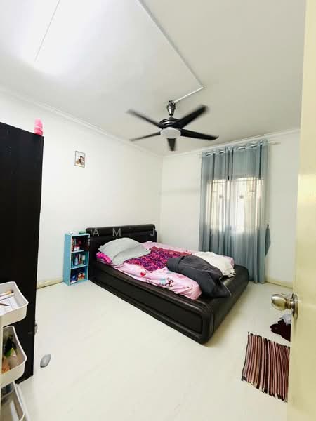 Kondominium untuk Dijual di Putra Villa - Sam Jamal - Bedroom - PropertyGuru.com.my