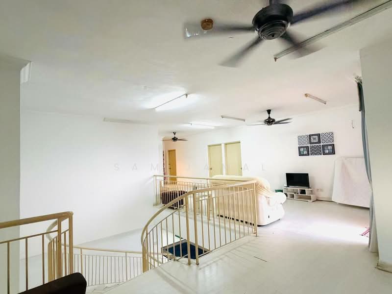 Kondominium untuk Dijual di Putra Villa - Sam Jamal - Living Room - PropertyGuru.com.my