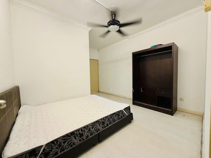 Kondominium untuk Dijual di Putra Villa - Sam Jamal - Bedroom - PropertyGuru.com.my