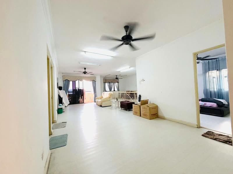Kondominium untuk Dijual di Putra Villa - Sam Jamal - Living Room - PropertyGuru.com.my