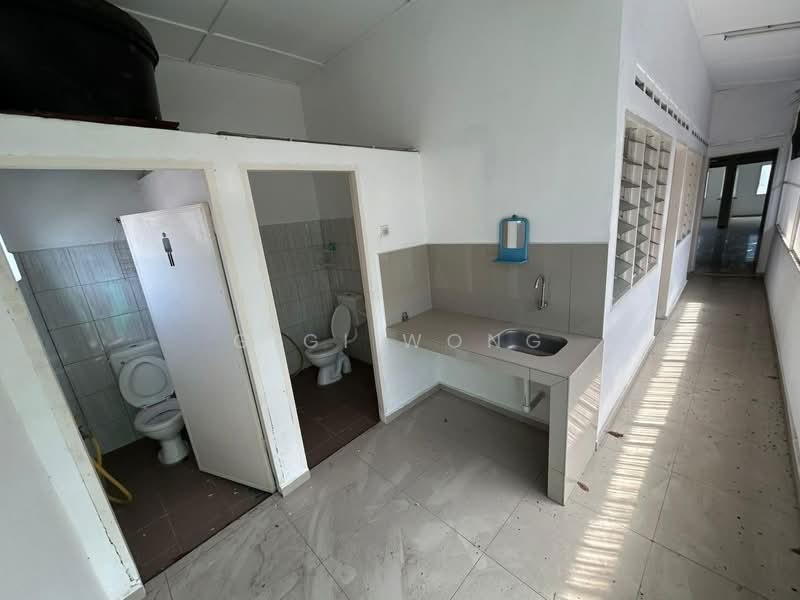 Shop for Rent in Bukit Beruang (Bukit Baru) - Gigi Wong - PropertyGuru.com.my