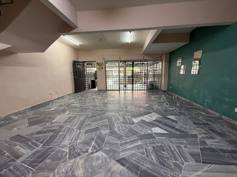 Rumah Teres untuk Dijual di Taman Pinggiran Senawang (Sungai Gadut) - Noor Hidayah Mohamad Noor - Living Room - PropertyGuru.com.my