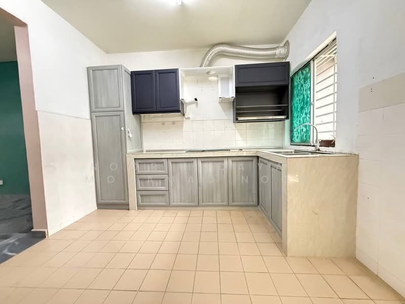 Rumah Teres untuk Dijual di Taman Pinggiran Senawang (Sungai Gadut) - Noor Hidayah Mohamad Noor - Kitchen - PropertyGuru.com.my