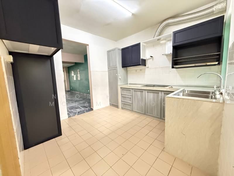 Rumah Teres untuk Dijual di Taman Pinggiran Senawang (Sungai Gadut) - Noor Hidayah Mohamad Noor - Kitchen - PropertyGuru.com.my