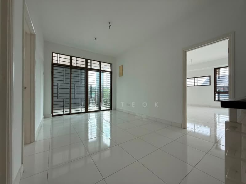 Rumah Teres 2 Tingkat untuk Dijual di Bandar Dato Onn (Tebrau) - Jin Teok - Living Room - PropertyGuru.com.my