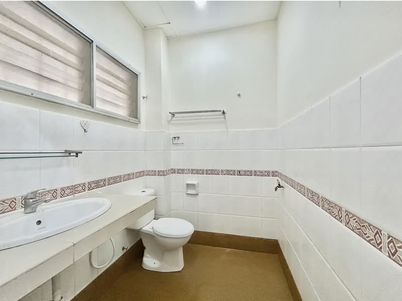 Semi-Detached House for Rent in Taman Desa Baru (Cheras) - Anna Ong - Bathroom - PropertyGuru.com.my