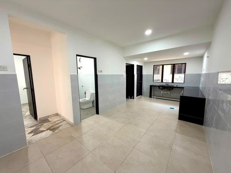Rumah Teres 2 Tingkat untuk Dijual di Bandar Country Homes (Rawang) - Elwin Mah - Kitchen - PropertyGuru.com.my
