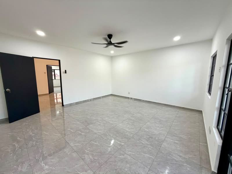 Rumah Teres 2 Tingkat untuk Dijual di Bandar Country Homes (Rawang) - Elwin Mah - Interior - PropertyGuru.com.my