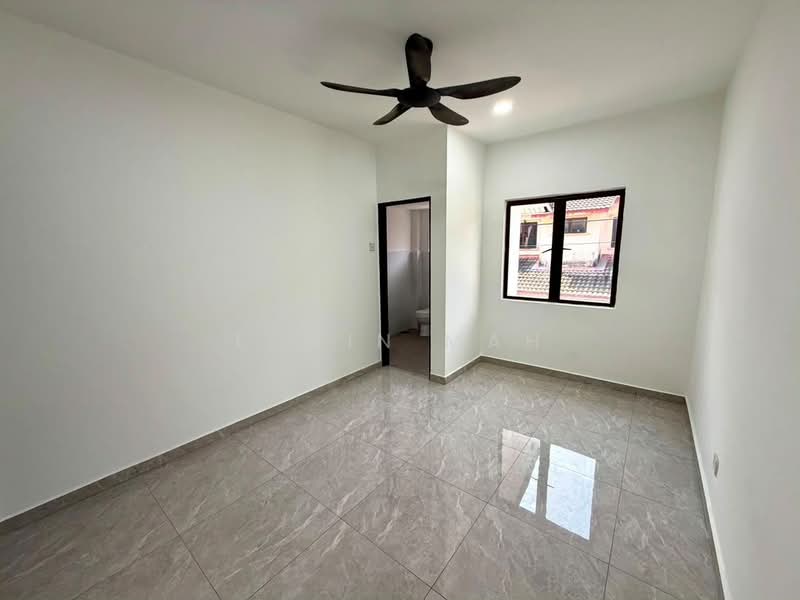 Rumah Teres 2 Tingkat untuk Dijual di Bandar Country Homes (Rawang) - Elwin Mah - Interior - PropertyGuru.com.my