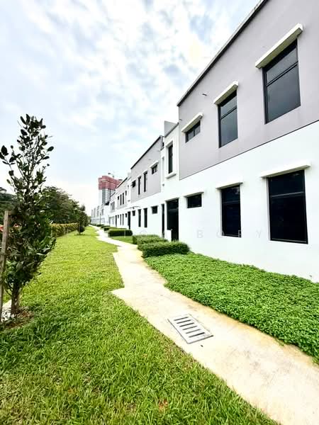 Rumah Teres 2 Tingkat untuk Dijual di Taman Mount Austin (Tebrau) - Jessica Boey - Exterior - PropertyGuru.com.my