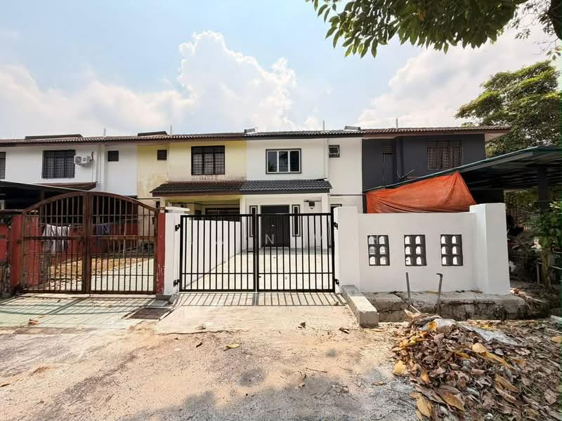 Rumah Teres 2-Tingkat untuk Dijual di Bukit Sentosa (Rawang) - Elwin Mah - Exterior - PropertyGuru.com.my