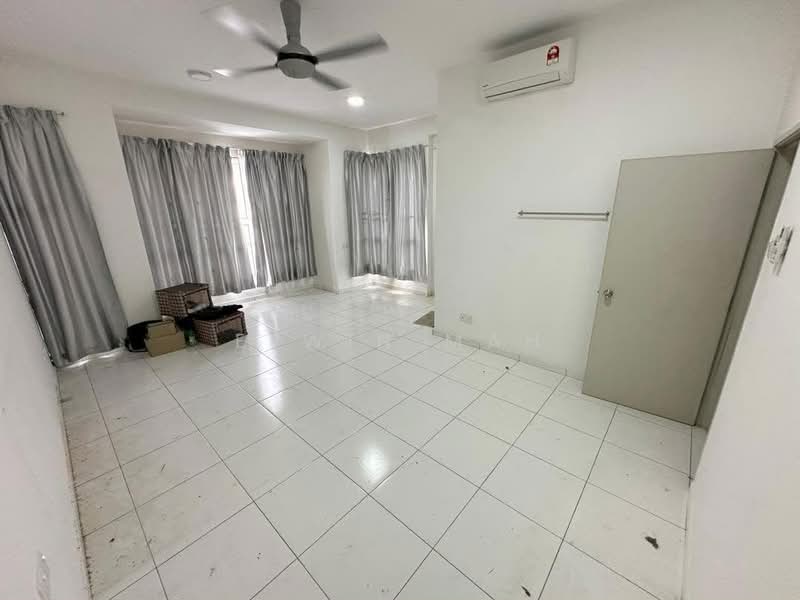 Rumah Teres 2 Tingkat untuk Dijual di Bandar Tasik Puteri (Rawang) - Elwin Mah - Living Room - PropertyGuru.com.my