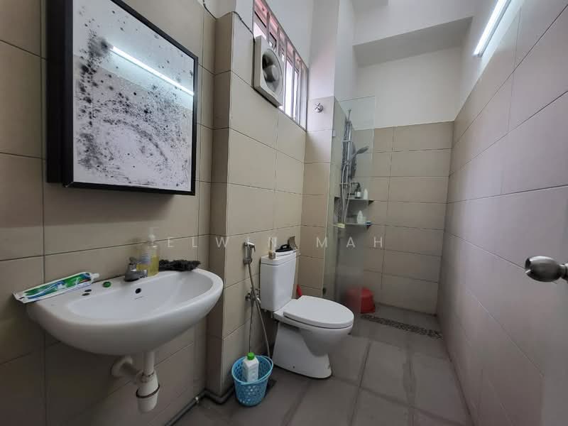Rumah Teres 2 Tingkat untuk Dijual di Bandar Tasik Puteri (Rawang) - Elwin Mah - Bathroom - PropertyGuru.com.my