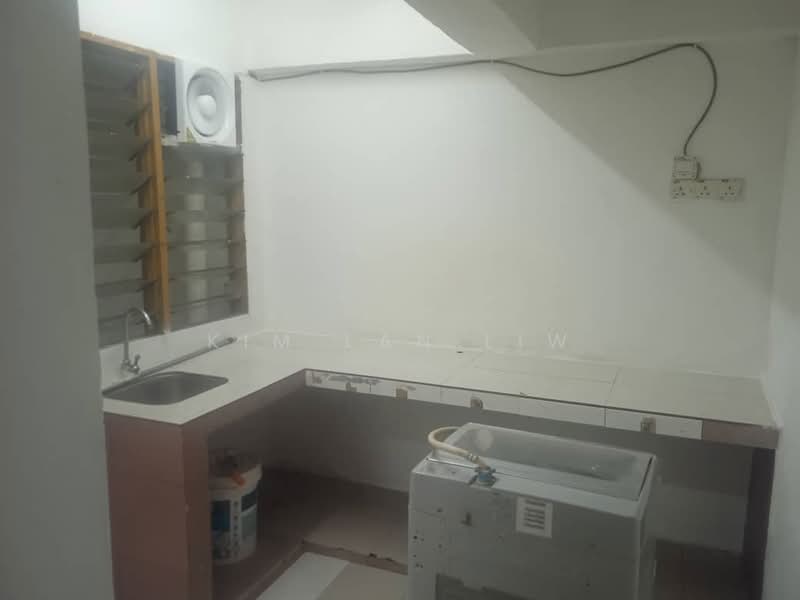 Rumah Flat untuk Disewa di Danau Kota Flat - Kim Lan Liw - Kitchen - PropertyGuru.com.my