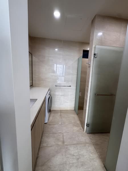 Servis Apartment untuk Disewa di 10 Stonor - Matt Tew - Bathroom - PropertyGuru.com.my