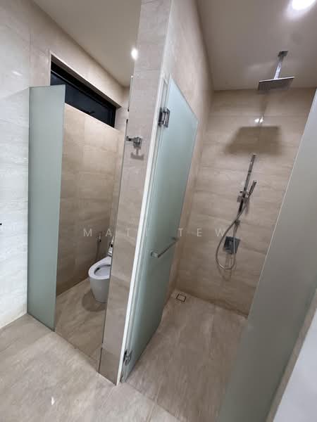 Servis Apartment untuk Disewa di 10 Stonor - Matt Tew - Bathroom - PropertyGuru.com.my