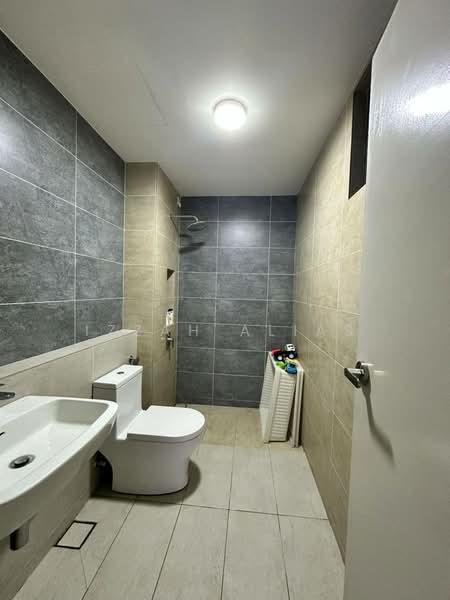 Service Residence for Sale at Setia City Residences - Izzah Alias - Bathroom - PropertyGuru.com.my