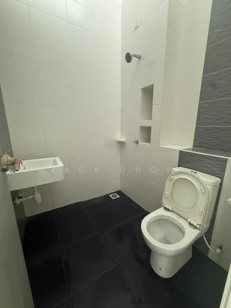Rumah Teres 2-Tingkat untuk Dijual di Taman Eco Cascadia (Tebrau) - Zack Chow - Bathroom - PropertyGuru.com.my