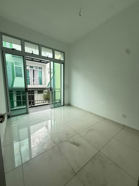 Rumah Teres 2-Tingkat untuk Dijual di Taman Eco Cascadia (Tebrau) - Zack Chow - Balcony - PropertyGuru.com.my