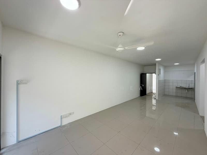 Servis Apartment untuk Dijual di The Stone - Vivien Cheah - Living Room - PropertyGuru.com.my