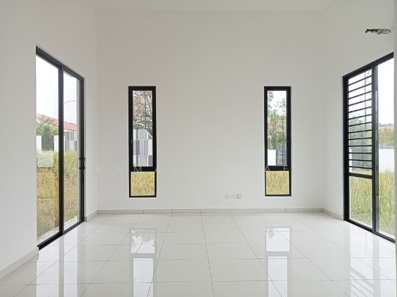 Rumah Banglo untuk Dijual di Alam Sari (Bangi) - Kamal Manaf - Living Room - PropertyGuru.com.my