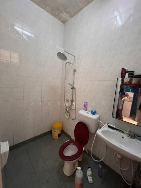 2-storey Terraced House for Sale in Bandar Putra (Kulai) - Zack Chow - Bathroom - PropertyGuru.com.my