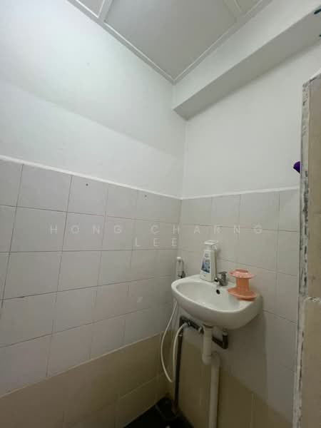 Pangsapuri untuk Disewa di Larkin Utama (Menara Metro Larkin) - Hong Charng Lee - Bathroom - PropertyGuru.com.my