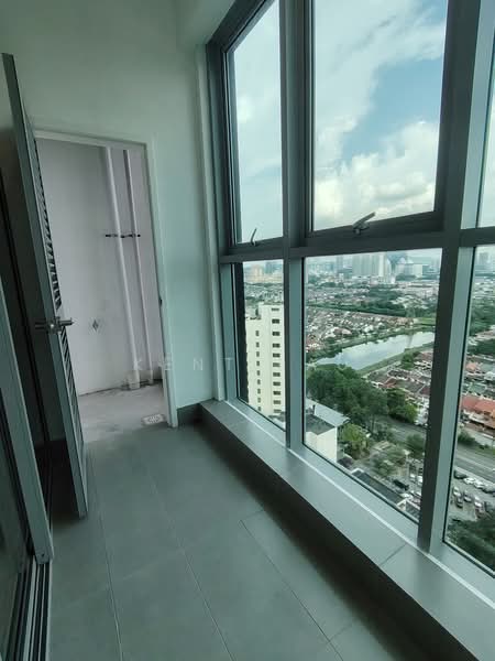Servis Apartment untuk Disewa di Dorsett Waterfront Subang - Kent Lau - Balcony - PropertyGuru.com.my