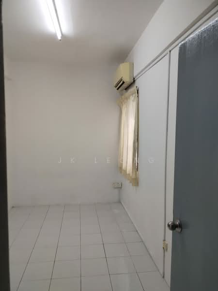 Apartment for Sale at saujana apartment - JK Leong - Interior - PropertyGuru.com.my