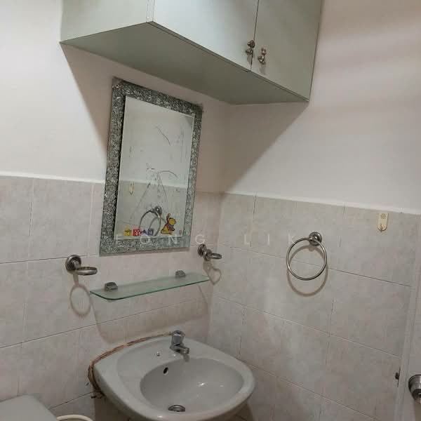 Rumah Teres 1 Tingkat untuk Dijual di Taman Pelangi Indah (Ulu Tiram) - Fong Lik - Bathroom - PropertyGuru.com.my