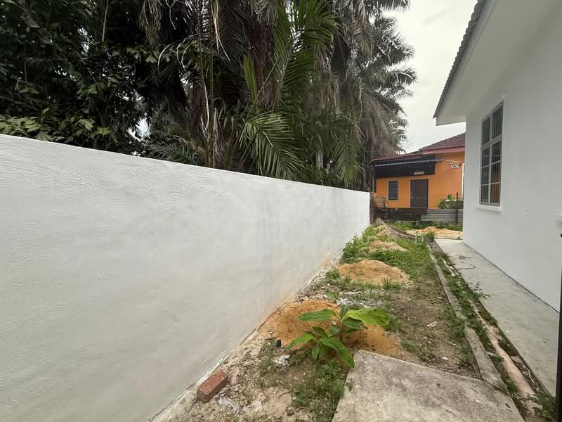 Semi-Detached House for Sale in Sri Lalang (Kluang) - Ahmad Fakhruddin - PropertyGuru.com.my