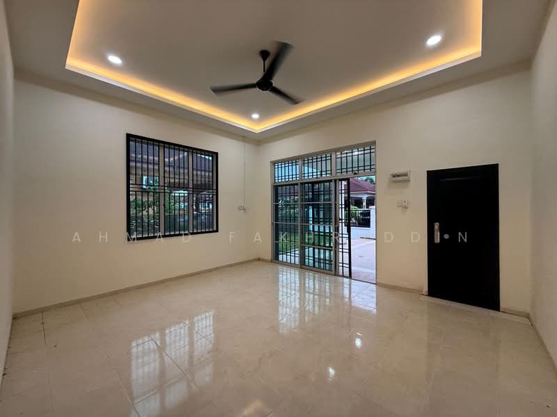 Semi-Detached House for Sale in Sri Lalang (Kluang) - Ahmad Fakhruddin - PropertyGuru.com.my