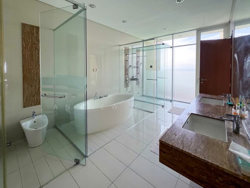 Kondominium untuk Disewa di 8 Gurney (The Shore Condominium) - Andrew Chong - Bathroom - PropertyGuru.com.my