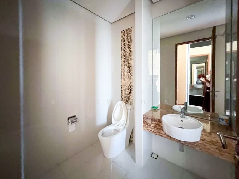 Kondominium untuk Disewa di 8 Gurney (The Shore Condominium) - Andrew Chong - Bathroom - PropertyGuru.com.my