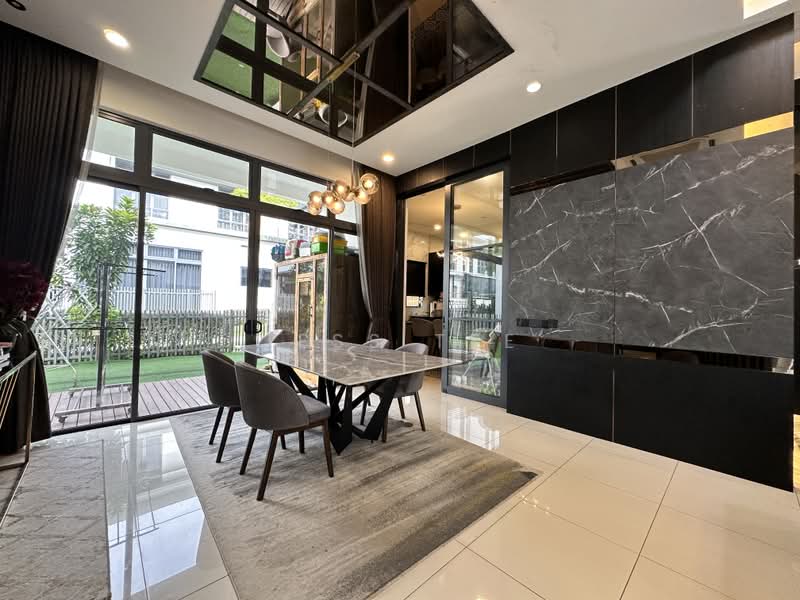 Semi-Detached House for Sale in Setia Alam (Selangor) - Jess Tee - Dining Room - PropertyGuru.com.my