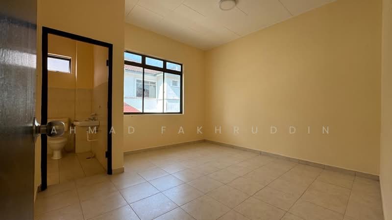 Semi-Detached House for Sale in Kluang (Johor) - Ahmad Fakhruddin - PropertyGuru.com.my