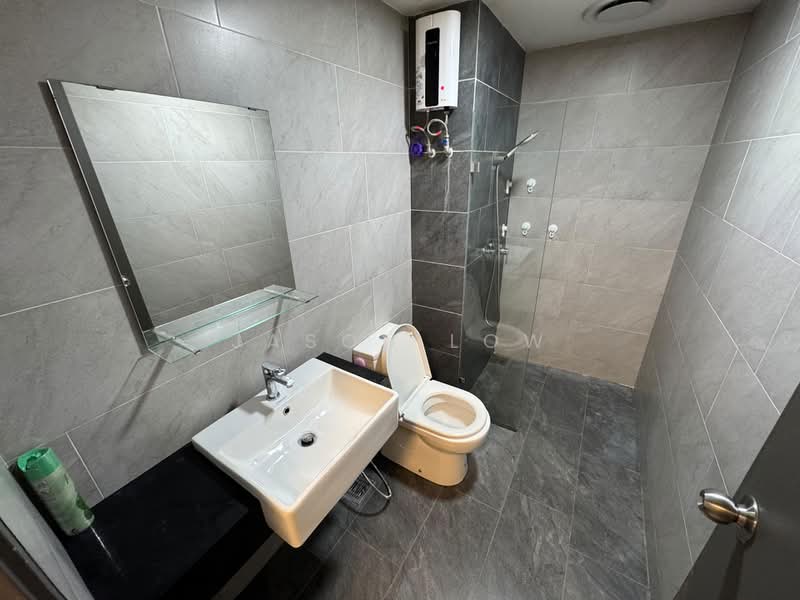 Servis Apartment untuk Disewa di Emporis - Jason Low - Bathroom - PropertyGuru.com.my
