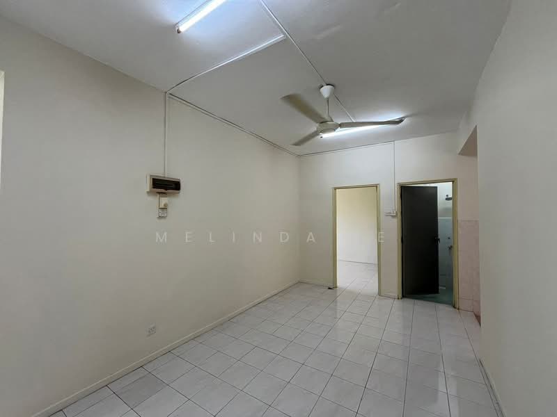 Pangsapuri untuk Dijual di Sri Awana Townhouse - Melinda Ee - Living Room - PropertyGuru.com.my